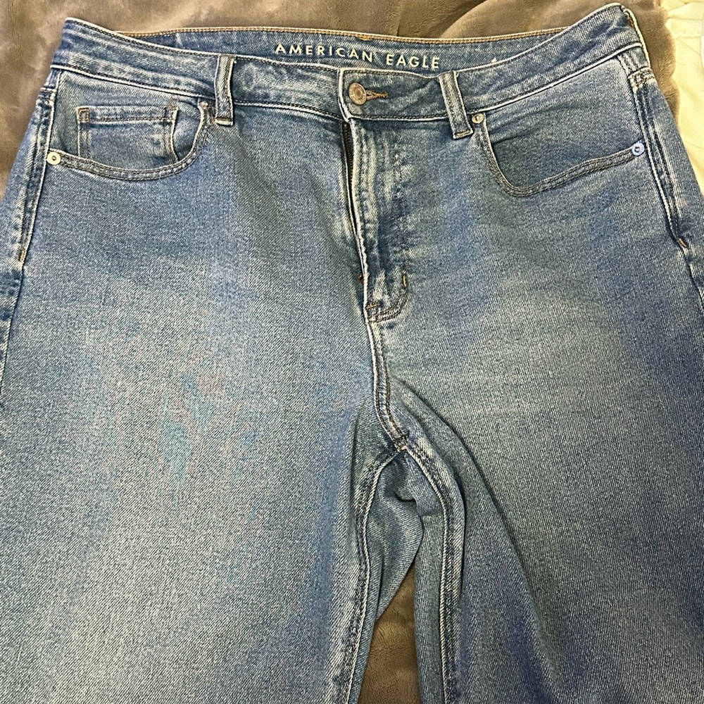 American eagle mom jeans